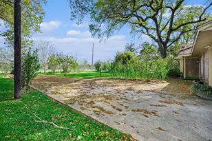 715 W League City Pkwy, League City, TX 77573 - Photo 3