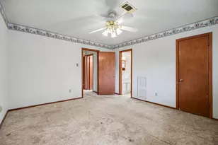 715 W League City Pkwy, League City, TX 77573 - Photo 15