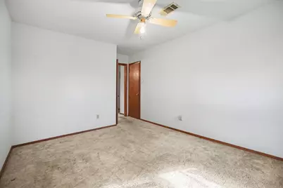 715 West League City Parkway, League City, TX 77573 - Photo 17