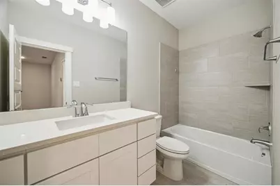 1705 Lindsey Ridge Drive, Houston, TX 77055 - Photo 9