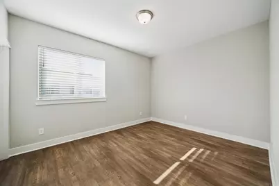 1705 Lindsey Ridge Drive, Houston, TX 77055 - Photo 11