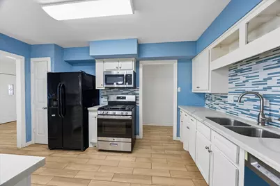 5119 Patrick Henry, Bellaire, TX 77401 - Photo 3