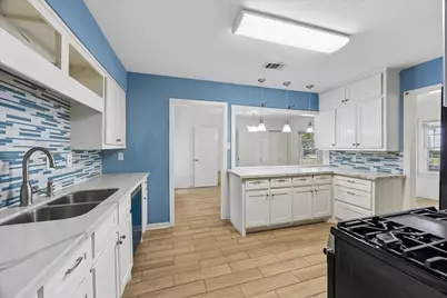 5119 Patrick Henry, Bellaire, TX 77401 - Photo 13