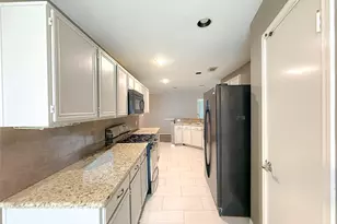 15815 Pilgrim Hall Dr, Friendswood, TX 77546 - Photo 3