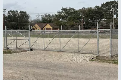 414 Washington, League City, TX 77573 - Photo 3