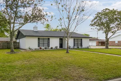 1 S Heights Street, La Marque, TX 77568 - Photo 1
