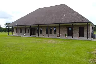 13979 Shellhammer Rd, Winnie, TX 77665 - Photo 11