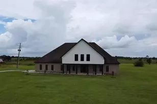 13979 Shellhammer Rd, Winnie, TX 77665 - Photo 3