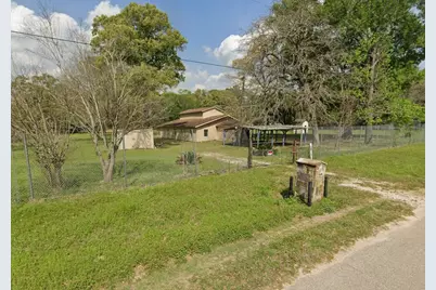 18357 Pickering Rd, Conroe, TX 77302 - Photo 3