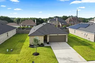 9907 Palm Royal Dr, Baytown, TX 77521 - Photo 3