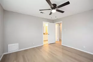 9728 Debbie Ln, Houston, TX 77038 - Photo 13