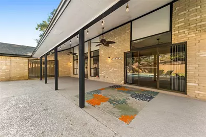 303 Narcissus Street, Lake Jackson, TX 77566 - Photo 7