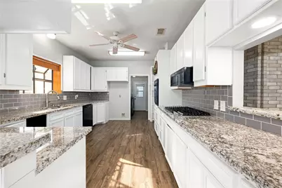 303 Narcissus Street, Lake Jackson, TX 77566 - Photo 33