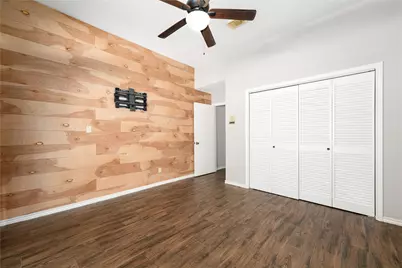 303 Narcissus Street, Lake Jackson, TX 77566 - Photo 23