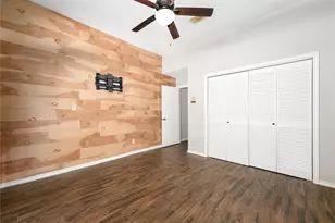 303 Narcissus St, Lake Jackson, TX 77566 - Photo 23