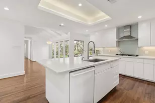 7702 Woodway Dr, Houston, TX 77063 - Photo 11