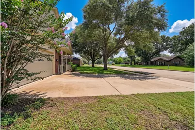 1409 Ward Bend Street, Sealy, TX 77474 - Photo 3