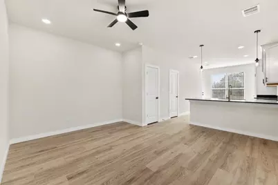 1105 East Main Street, Brenham, TX 77833 - Photo 3