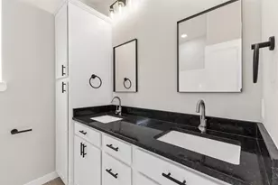 1105 E Main St, Brenham, TX 77833 - Photo 11