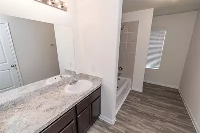 9615 Schouten Drive, Houston, TX 77044 - Photo 7