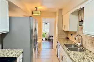 357 N Post Oak Ln, Houston, TX 77024 - Photo 5