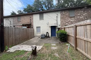 1037 N Chenango St, Angleton, TX 77515 - Photo 11