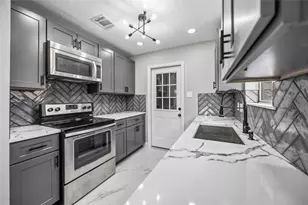 9710 Willow Wood Ln, Houston, TX 77086 - Photo 11