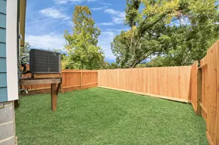 1314 W Willis St, Alvin, TX 77511 - Photo 45