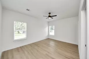 1314 W Willis St, Alvin, TX 77511 - Photo 33