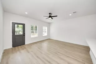 1314 W Willis St, Alvin, TX 77511 - Photo 23