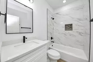 1314 W Willis St, Alvin, TX 77511 - Photo 31