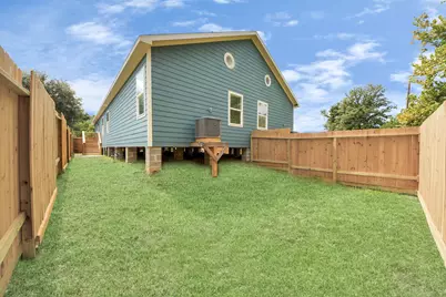 1314 W Willis Street, Alvin, TX 77511 - Photo 43