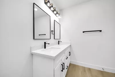 1314 W Willis Street, Alvin, TX 77511 - Photo 13