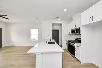 1314 W Willis Street, Alvin, TX 77511 - Photo 5