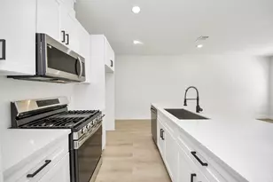 1314 W Willis St, Alvin, TX 77511 - Photo 7