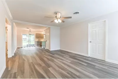 1309 W Lang Street, Alvin, TX 77511 - Photo 7