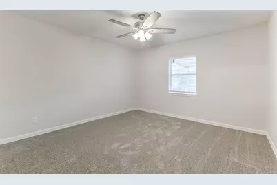 1309 W Lang Street, Alvin, TX 77511 - Photo 17