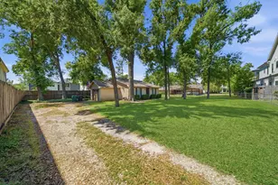 1500 Jacquelyn and 1501 Early Ln Dr, Houston, TX 77055 - Photo 5