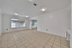 4902 Dunsmere St, Houston, TX 77018 - Photo 5