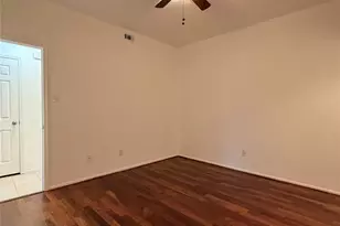 2011 Spenwick Dr, Houston, TX 77055 - Photo 3