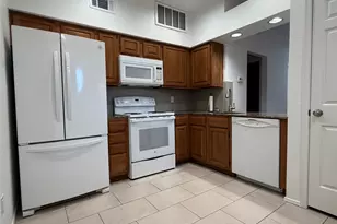 2011 Spenwick Dr, Houston, TX 77055 - Photo 9
