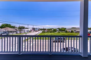 1325 35th St, Galveston, TX 77550 - Photo 19