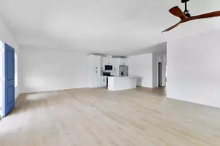 1325 35th St, Galveston, TX 77550 - Photo 7