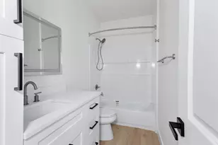 1325 35th St, Galveston, TX 77550 - Photo 11