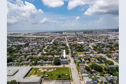 1325 35th Street #2, Galveston, TX 77550 - Photo 25