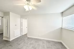 1141 N Durham Dr, Houston, TX 77008 - Photo 3