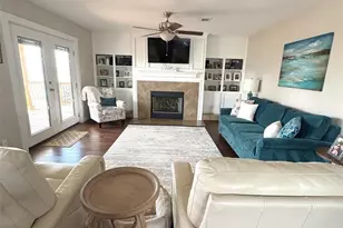 1255 Sailfish St, Bayou Vista, TX 77563 - Photo 13