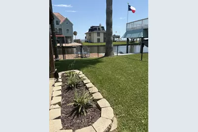 1255 Sailfish Street, Bayou Vista, TX 77563 - Photo 9