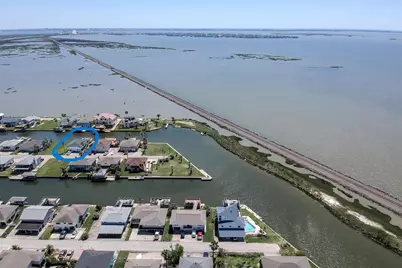 1255 Sailfish Street, Bayou Vista, TX 77563 - Photo 5