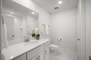 1648 Bonnie Brae St, Houston, TX 77006 - Photo 37